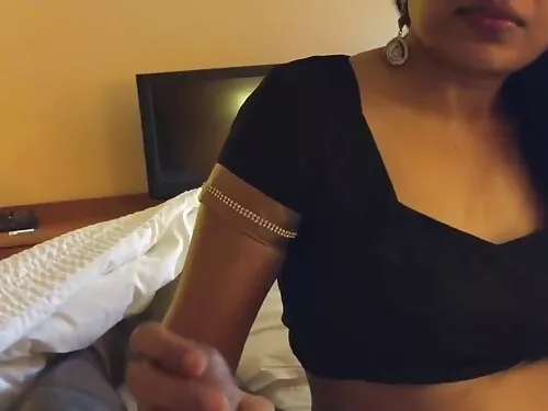 બેશરમ લીલા આંખોવાળી  ...