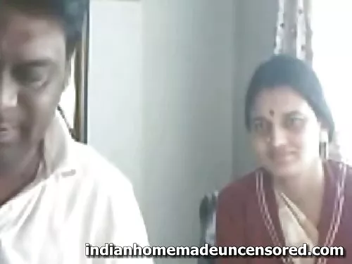 વાંકડિયા વાળવાળા અબન ...