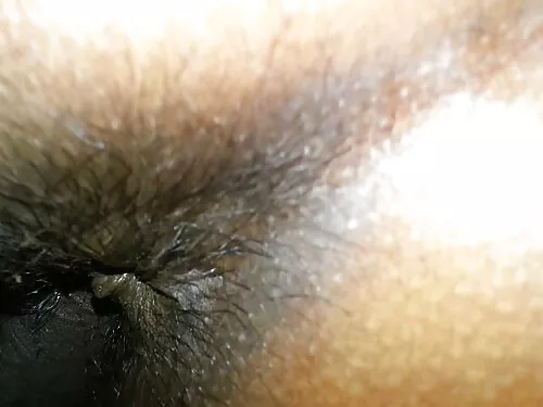 મોહક સોનેરી તેના પેન ...